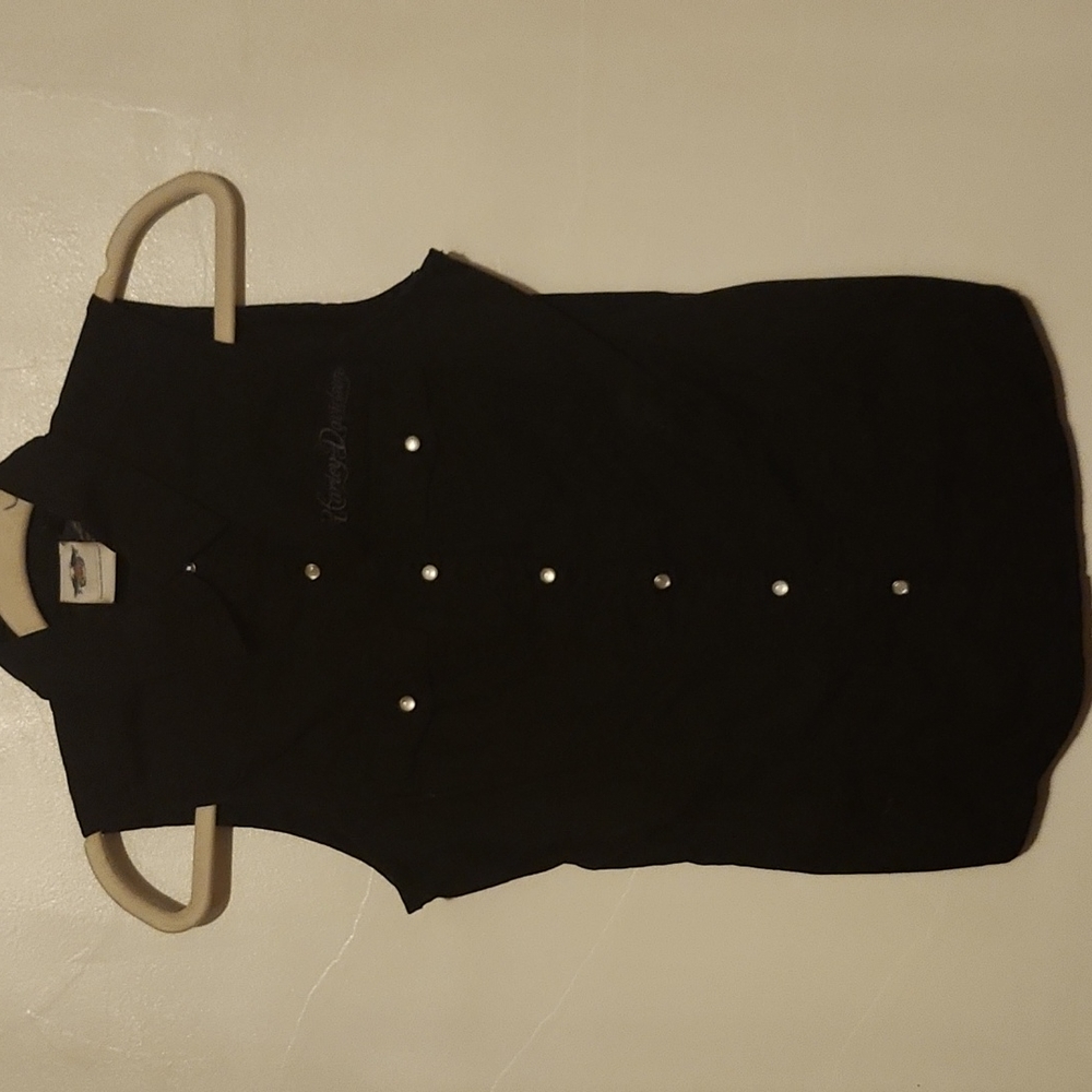 Harley Davidson Women's Small Black Button up sleeveless shirt.